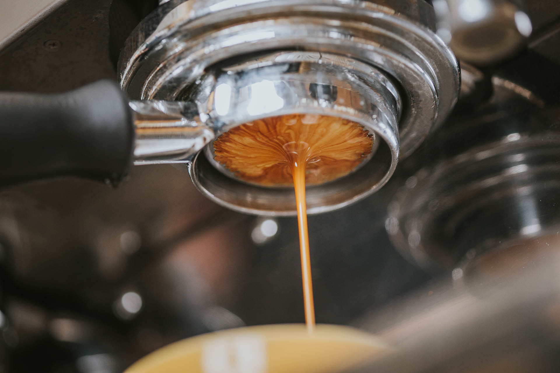 What is V60 and How to Make Drip Coffee? - Blog Coffeedesk.pl